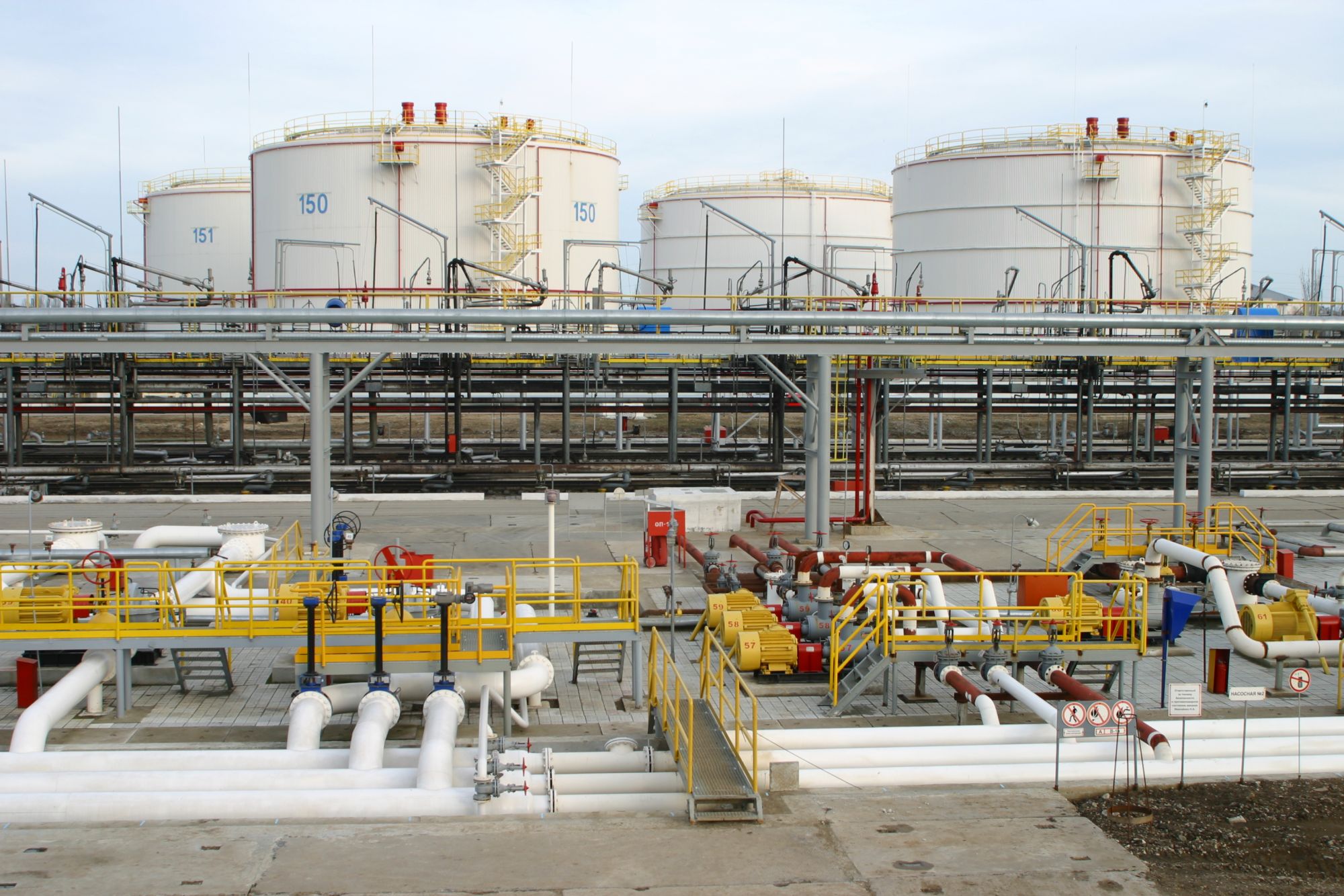 Нефтегазовые хранилища и перегрузочные терминалы для нефти и нефтепродуктов — изображение №7