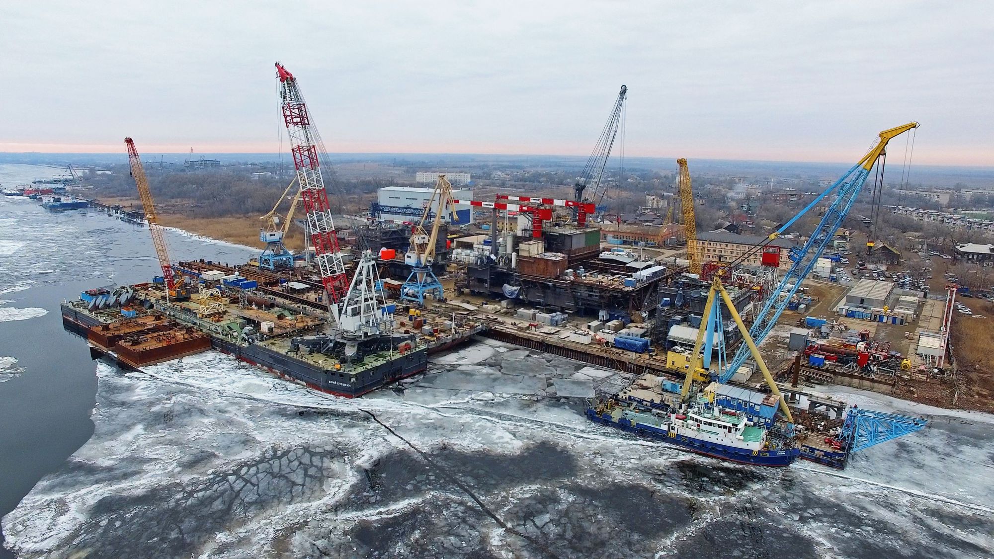 Construction of LSP-R Ice-resistant Offshore Fixed Drilling Platform for V.Grayfer Field — изображение №3