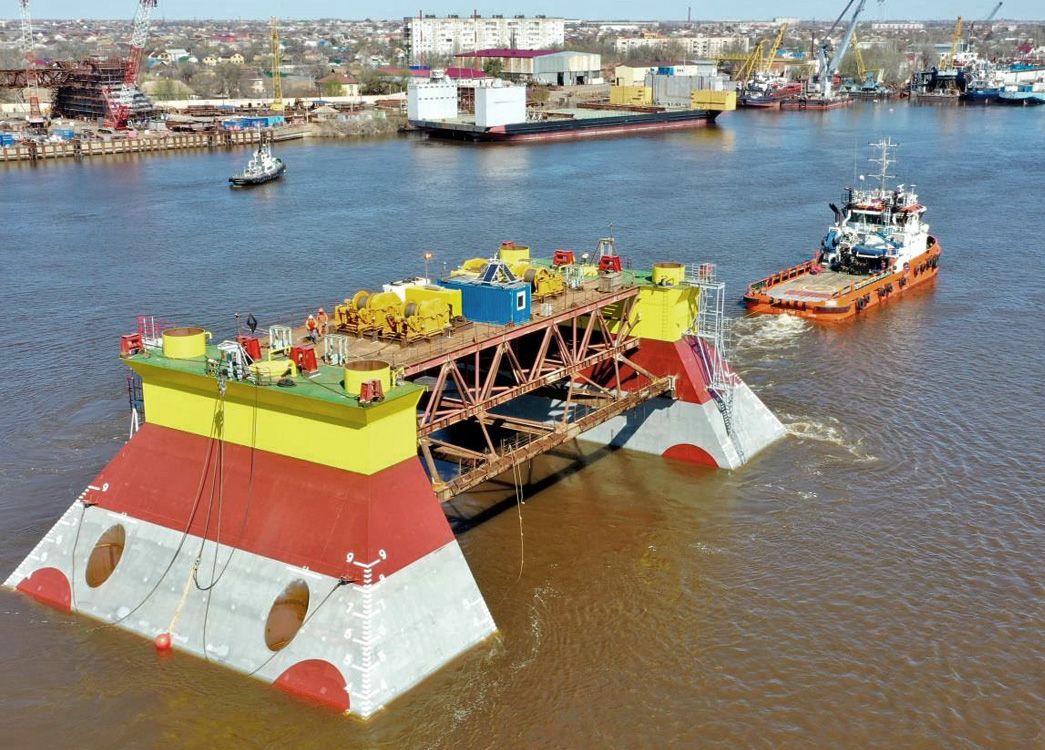 Транспортировка опорного основания платформы ПЖМ по Волго-Каспийскому каналу